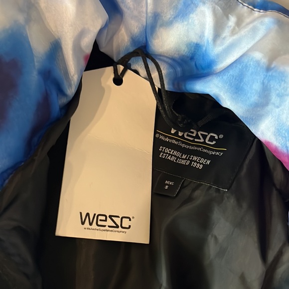 WESC | Swedish Tie Dye Puffer Jacket in Classic Blue - Picture 4 of 5